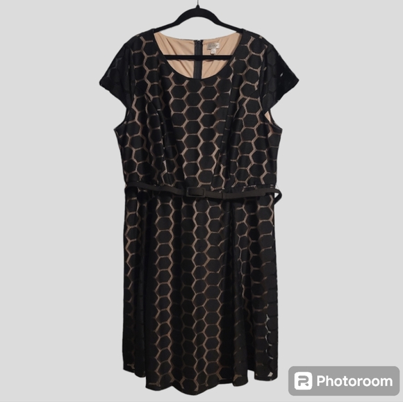 Avenue Dresses & Skirts - Avenue Midi Dress Women's 22/24 Black Tan Lace Short Sleeve Stretch Comfort